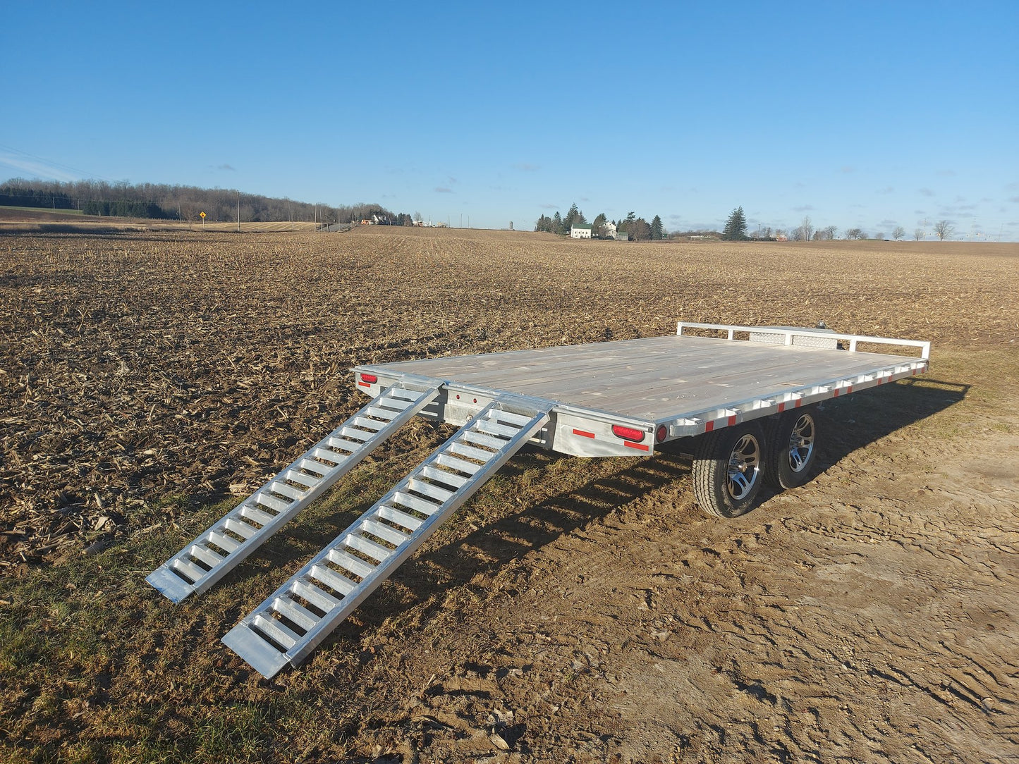 7-Ton Aluminum Deckover Trailers with Standard Deckover - 102 x 22
