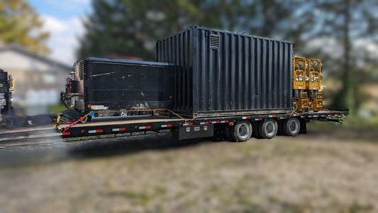 40' Low Profile Gooseneck Tri-Axle Trailer with Hydraulic Dovetail