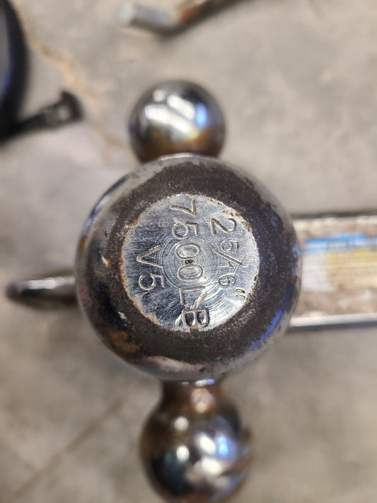 Multi-Ball Mount with Hook (1-7/8-in, 2-in & 2-5/16-in Chrome Balls)