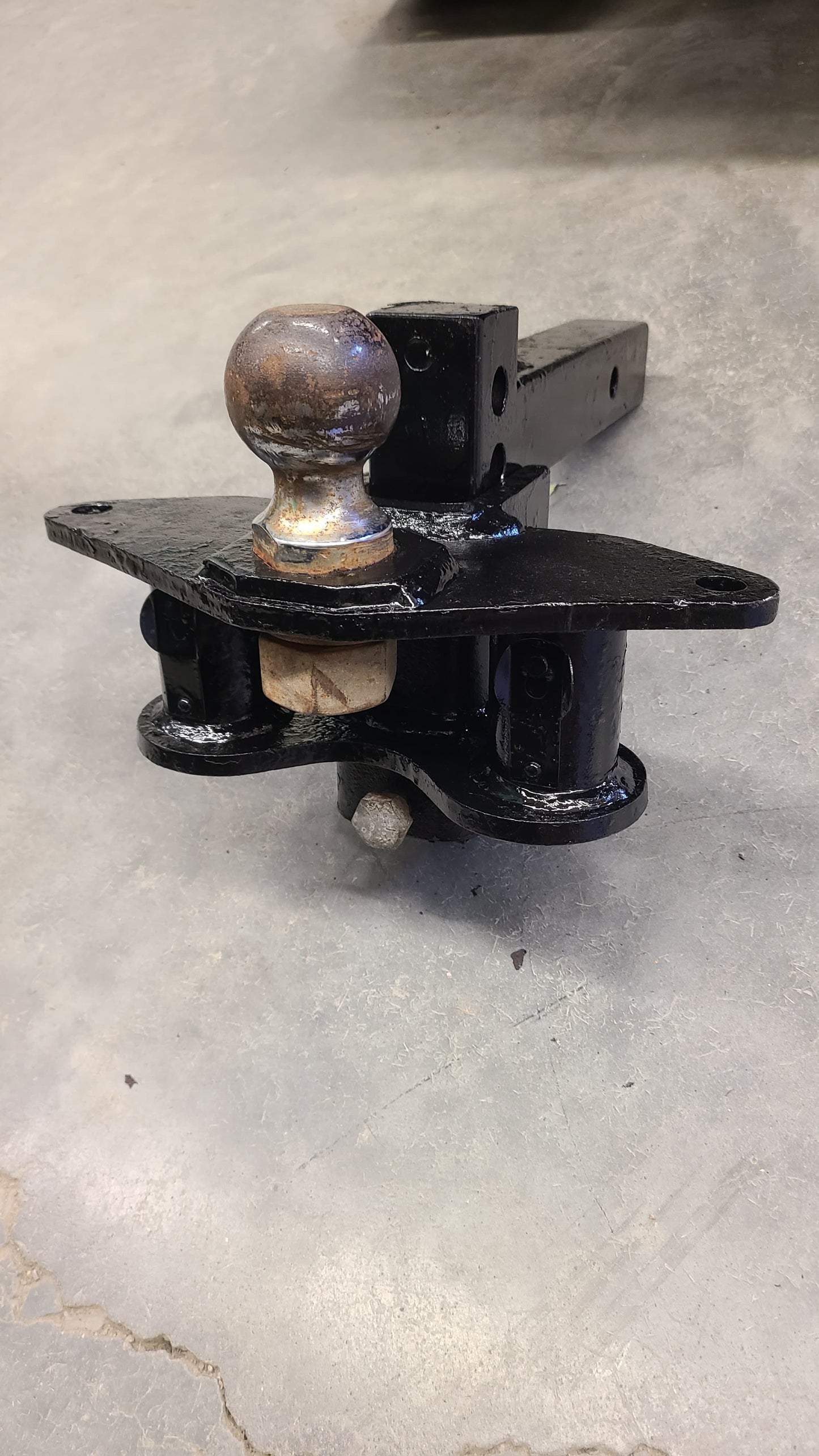 Sway Bar - Round Weight Distribution Bar With Hitch
