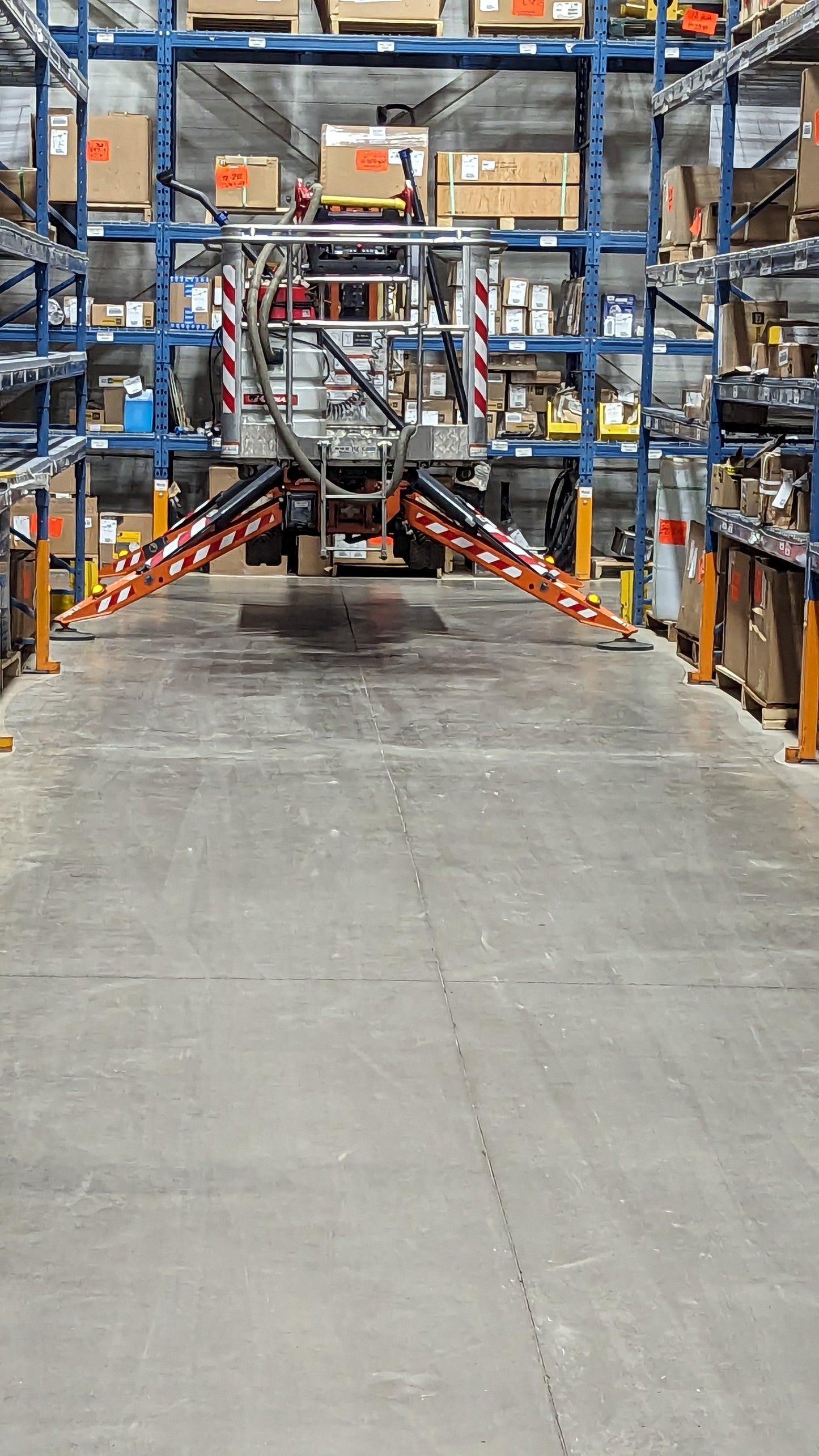 JLG X600AJ crawler - ULTRA LOW HOURS