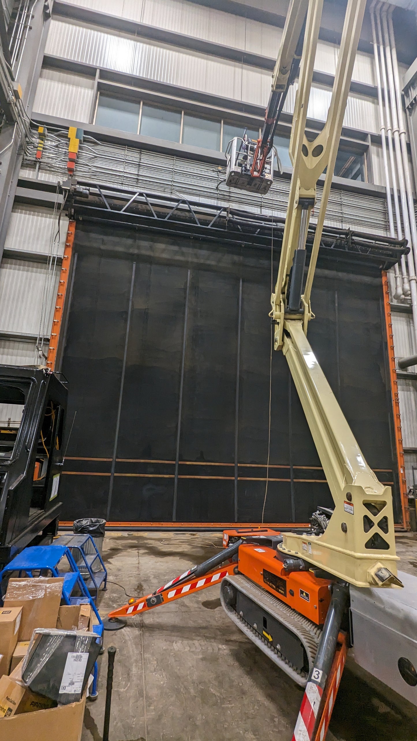 JLG X600AJ crawler - ULTRA LOW HOURS