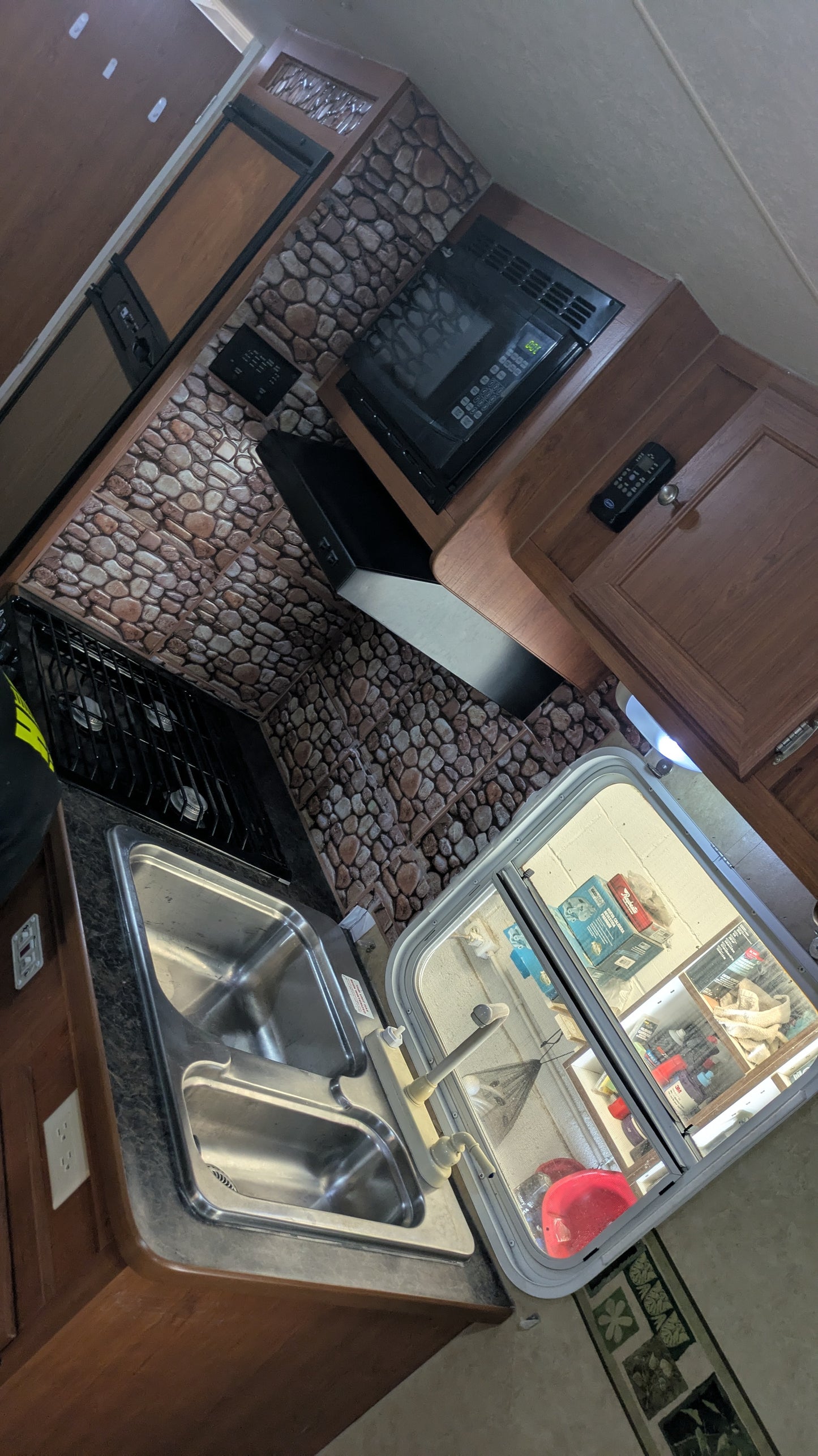 2010 R-VISION SUPERSPORT 27BH TRAVEL TRAILER