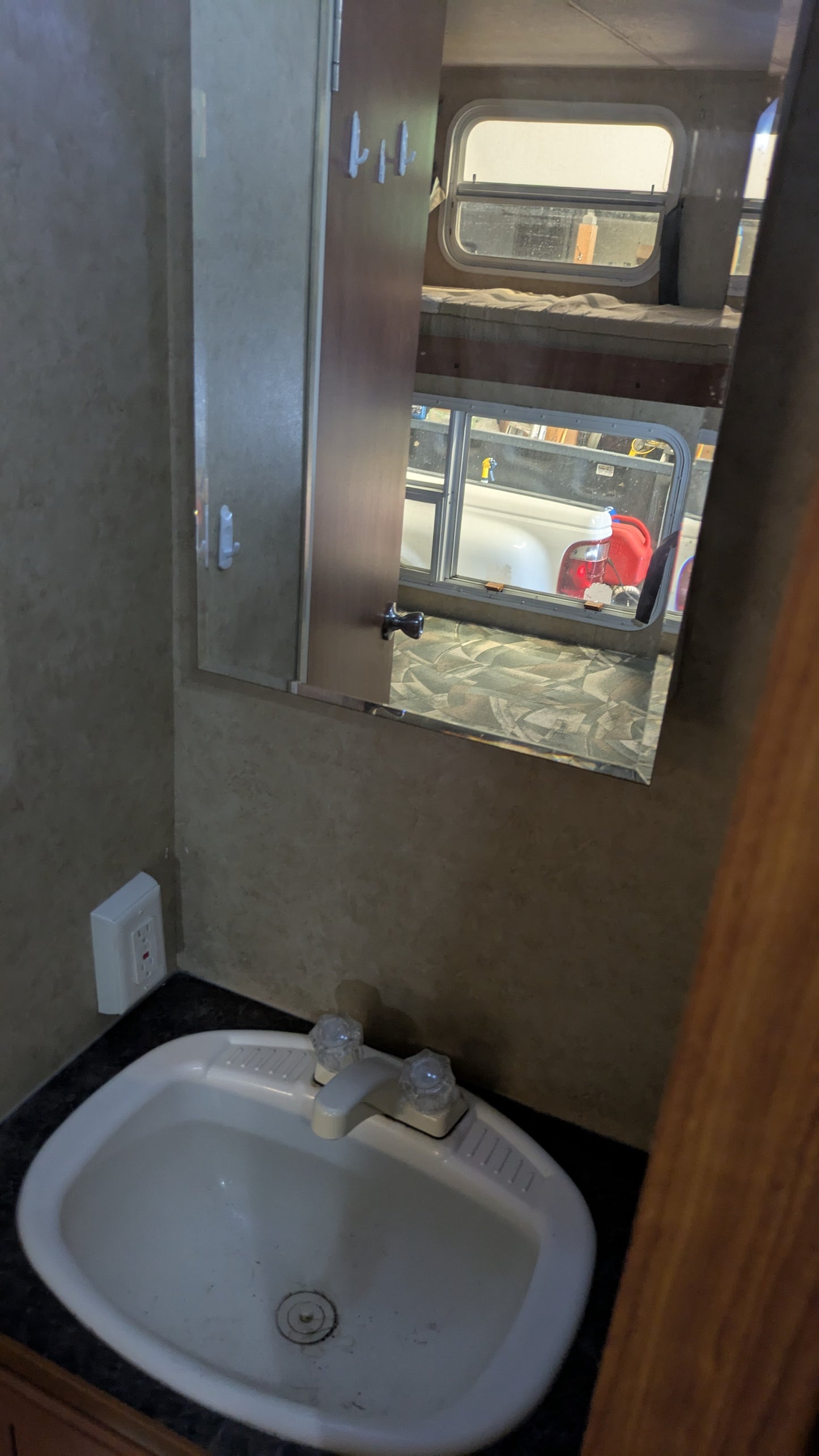 2010 R-VISION SUPERSPORT 27BH TRAVEL TRAILER