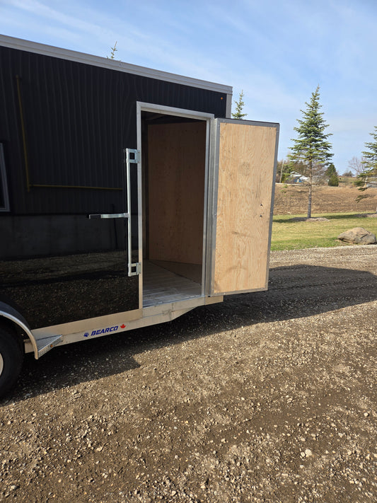 Enclosed Aluminum Single Axle Trailer 6 x 10 With Ramps