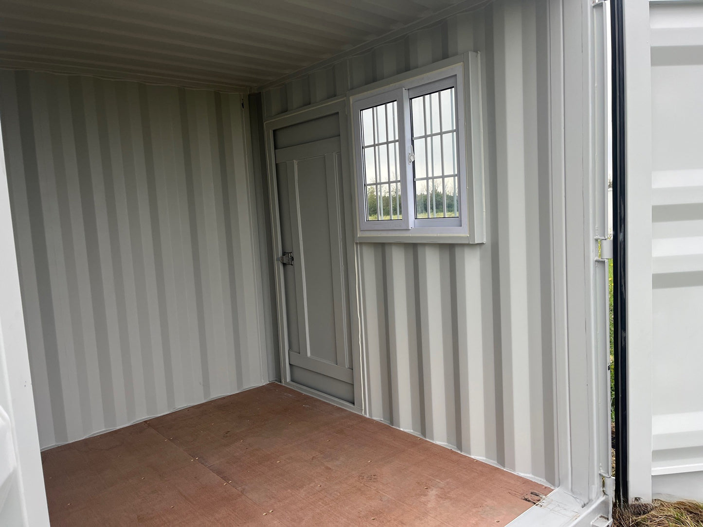 New 9FT Storage Container with side mandoor and window
